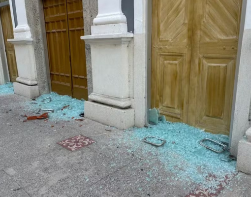 Vidros quebrados na Catedral de Teresina geram prejuízo de R$ 26 mil