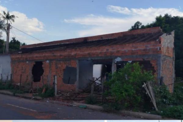 Após morte de adolescente, casa de suspeito é queimada em Timon