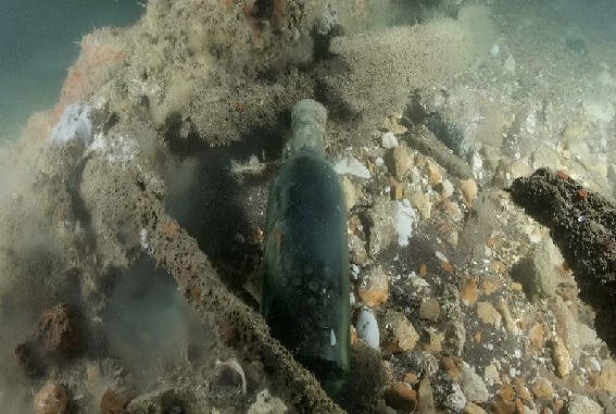 Garrafa de cerveja de 1864 é encontrada em naufrágio na Inglaterra