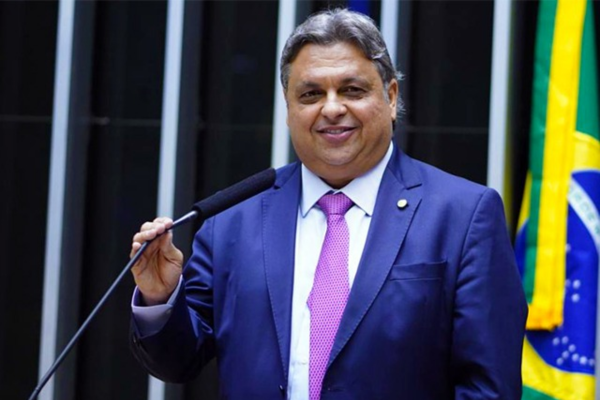 Julio Arcoverde protocolada pedido de urgência para pautar o PL da Anistia: 
