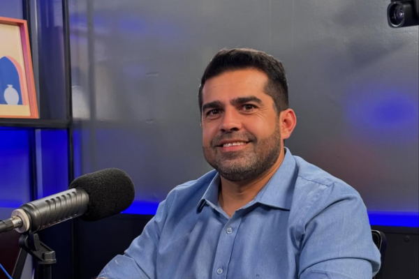 Líder do prefeito na Câmara defende gestão e cita aprovação