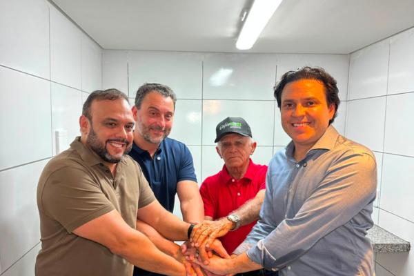 Deputado Ziza Carvalho participa da entrega do novo Mercado Público em São Miguel do Tapuio