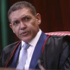Nunes Marques assume presidência do TSE em cerimônia em Brasília