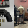 PM apreende arma de fogo e conduz dois suspeitos durante patrulhamento na zona Sul de Teresina