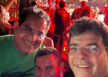 Ao lado do governador, Mauro Eduardo reforça presença política no litoral