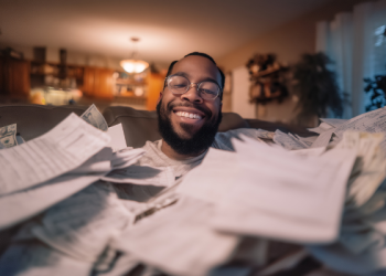 O anti-herói brasileiro luta, mas os boletos vencem