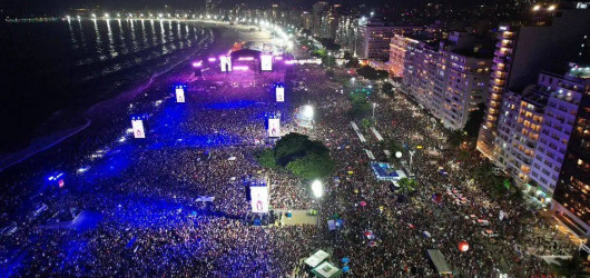 Show de Madonna reúne 1,6 milhão de pessoas em Copacabana