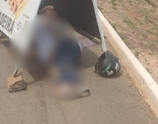 Motociclista morre após perder controle e colidir com poste na BR-343