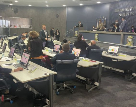 Câmara de Teresina aprova em 1ª votação projeto sobre banheiros femininos por pessoas trans