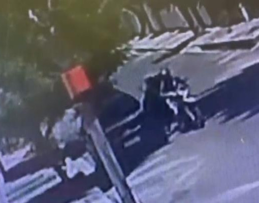 Dupla em motocicleta rende mulher e rouba carro na zona Leste Teresina