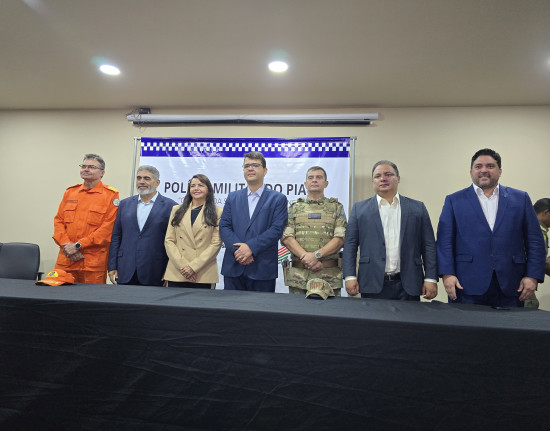 Secretário nacional entrega 50 fuzis à PM do Piauí e destaca integração no combate ao crime