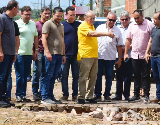 Sílvio Mendes visita locais impactados pelas chuvas em Teresina