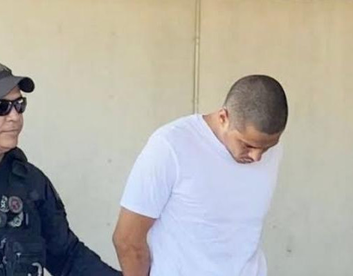 Alandilson protesta ao sair de depoimento: “Tão querendo pegar o Alandilson pra Cristo”