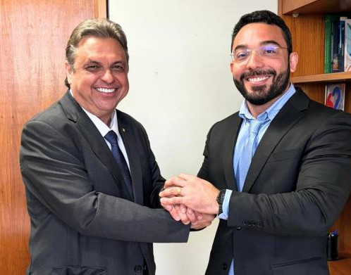 Parceria entre Prefeitura e Júlio Arcoverde viabiliza Projeto Oftalmo em Parnaíba