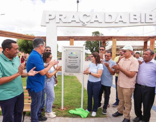 Ciro Nogueira entrega obras e anuncia novos investimentos em Francisco Ayres