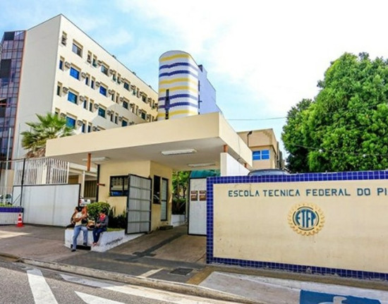 Professor do IFPI denuncia ataques homofóbicos, racistas e ameaças de estudantes