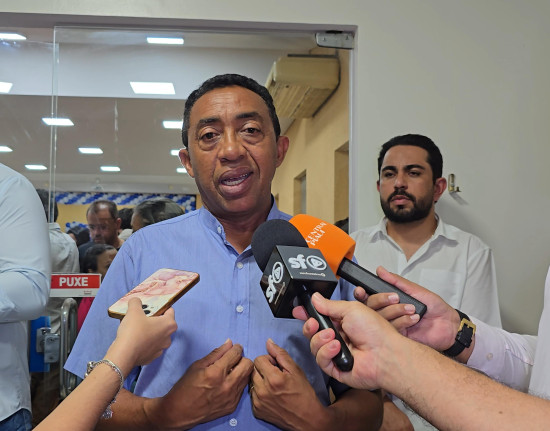 Joel diz que oposição prepara plano técnico e ironiza críticas da base governista