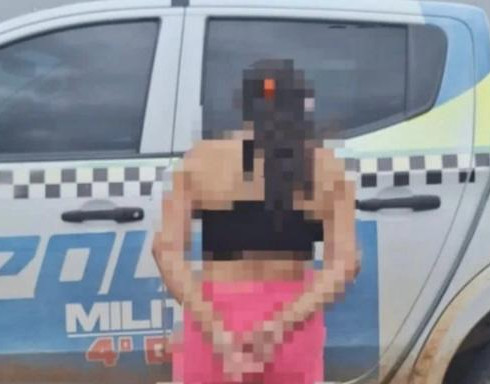 Mulher é presa após denúncia de negligência contra filhos