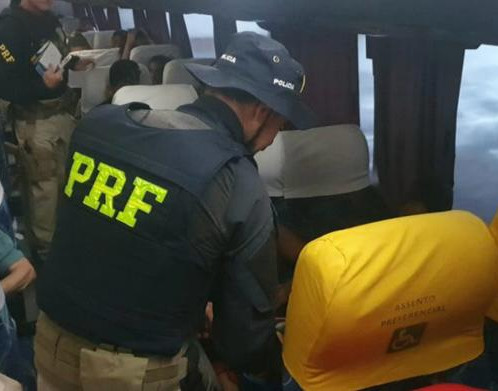 Passageira denuncia importunação sexual durante viagem de ônibus no Piauí