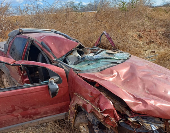 Idoso de 73 anos morre após capotamento na BR-135 em Monte Alegre do Piauí