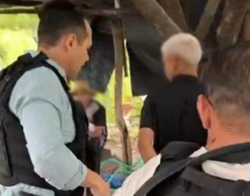 Foragido da Justiça é preso após usar venda de milho para traficar drogas em Altos