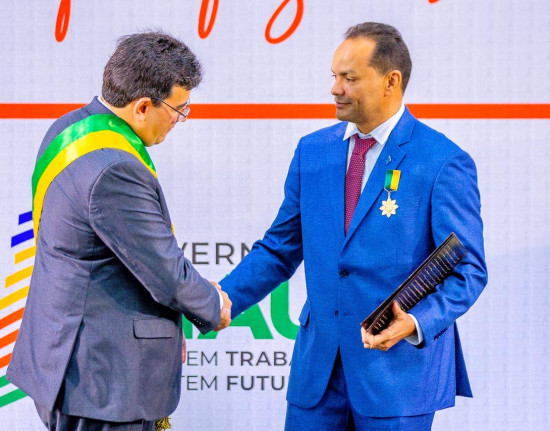 Prefeito de José de Freitas recebe Ordem Estadual do Mérito Renascença em solenidade em Oeiras