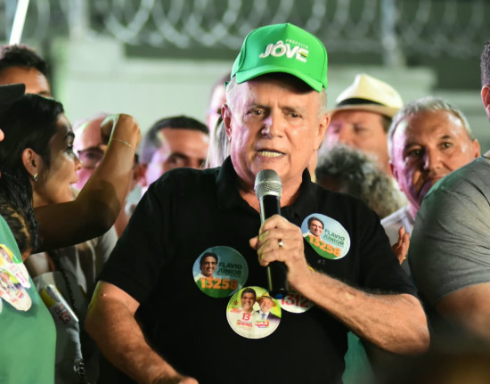 Flávio Nogueira reúne apoiadores em Piripiri e inaugura comitê ao lado de Jôve