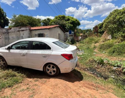 Carro que teria sido usado em homicídio de adolescente é encontrado na zona Sul de Teresina