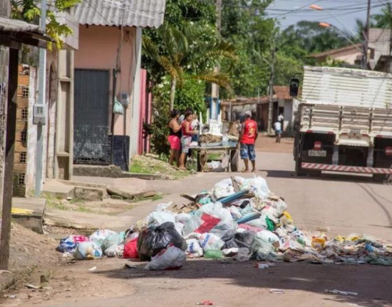 Coleta de lixo em Teresina é suspensa após paralisação de trabalhadores