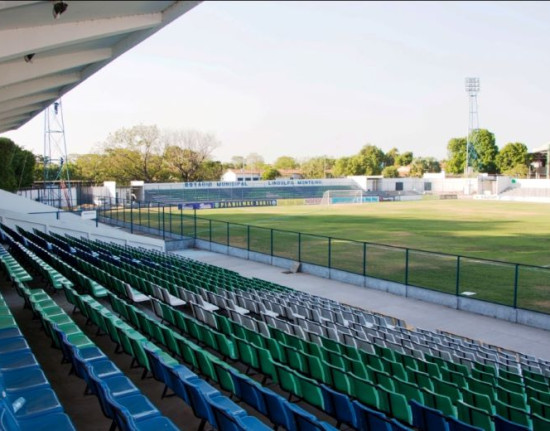 Lindolfo Monteiro fecha até dezembro para manutenção completa do gramado