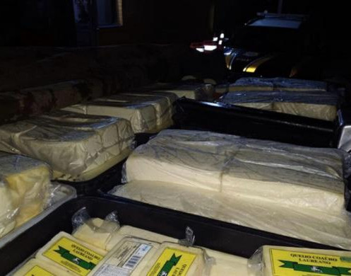 Queijo impróprio para consumo é apreendido em abordagem da PRF no Piauí