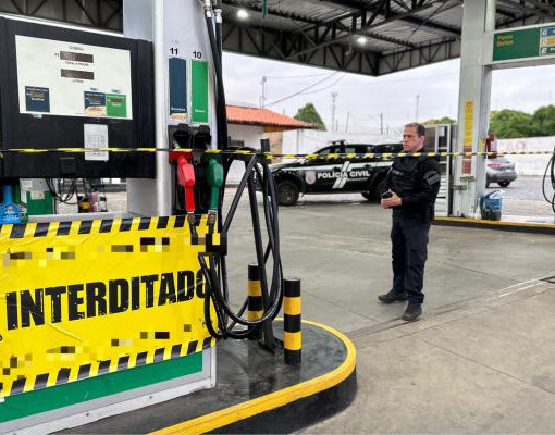 Operação combate esquema de fraudes em postos de combustíveis e fecha 10 unidades