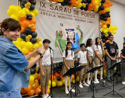 Escola Gervásio Lages promove noite de poesia e cultura em Esperantina