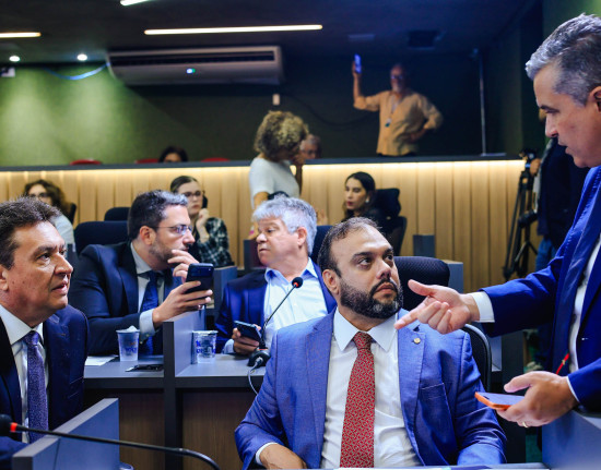 Deputados divergem sobre nova operação de crédito do Estado aprovado na CCJ da Alepi