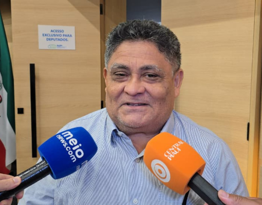 Cícero Magalhães comenta apoio do filho a Dr. Vinícius e diz que “não há crise”