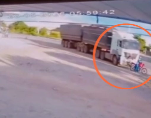 Motociclista escapa ileso após carreta destruir moto no litoral do Piauí
