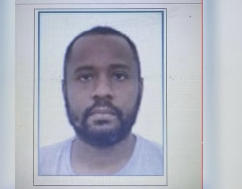 Mulher é morta na porta de casa no Piauí e suspeito é procurado pela polícia