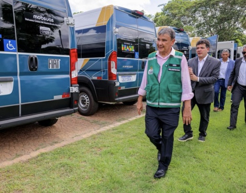 Wellington Dias entrega 54 vans do MobSUAS para assistência social nos municípios