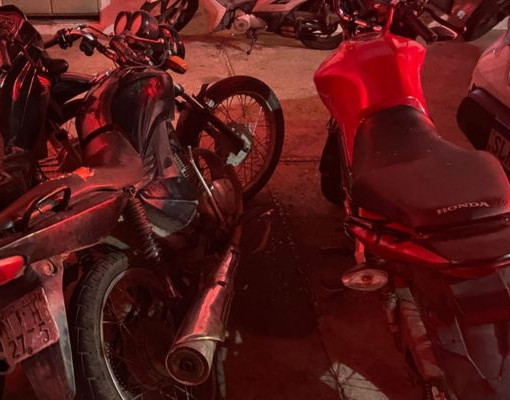 Trio é preso com motos roubadas na Zona Sudeste