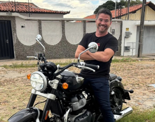 Apresentador César Filho segue em recuperação e internado na UTI após acidente de moto