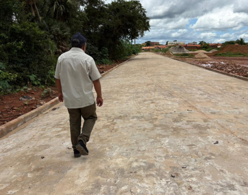 Prefeitura de Esperantina acelera obras e leva pavimentação ao Cristo Redentor
