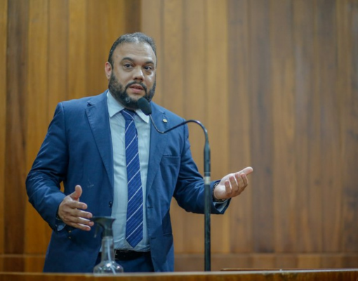 Ziza Carvalho assume mandato após licença de Felipe Sampaio