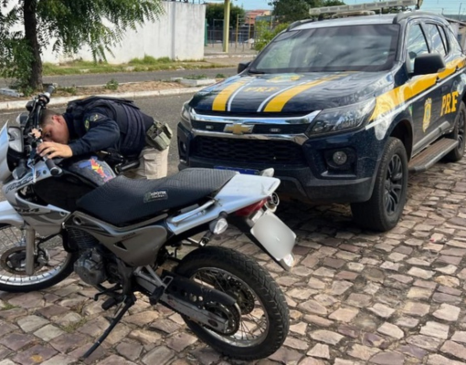 PRF recupera caminhão e motos furtadas durante operações no Piaui