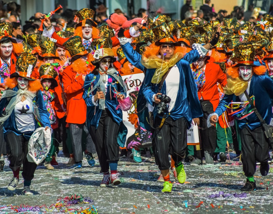 Que tipo de samba vai tocar seu carnaval?