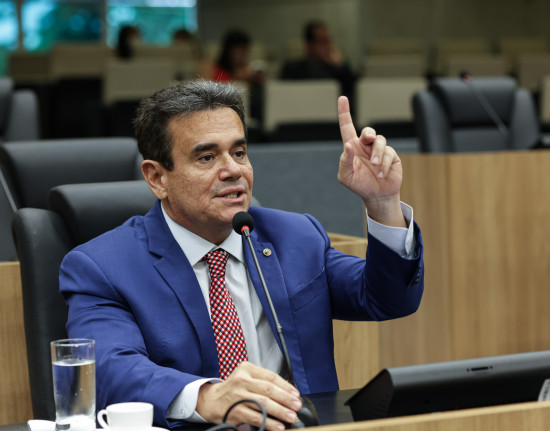Henrique Pires diz que abastecimento de água piorou após concessão no Piauí