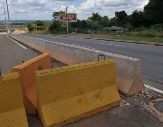 DNIT implantará barreiras de concreto na Avenida João XXIII após rebaixamento