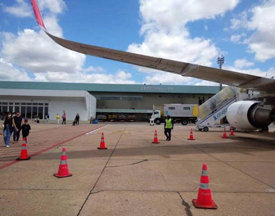 Aviões da Gol e Azul colidem durante manobra no Aeroporto de Teresina