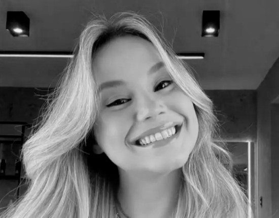 Morte da jornalista Flávia Bacelar: câncer agressivo foi confundido com hérnia