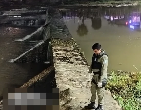 Corpo de homem é encontrado boiando sob ponte em Piracuruca