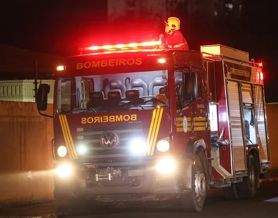 Curto em ar-condicionado provoca fogo em motel em Esperantina